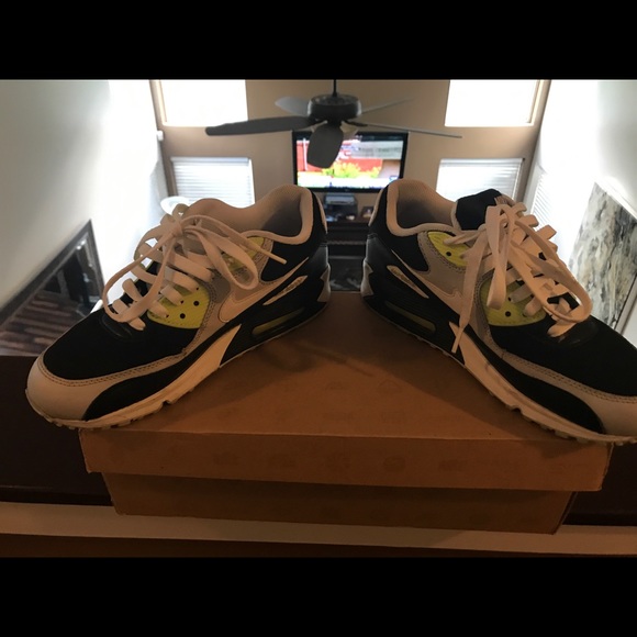 Nike Air Max - Picture 2 of 2